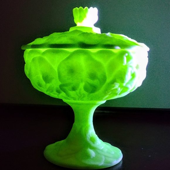 Fenton Accents Vintage Fenton Custard Uranium Glass Candy Dish Wlid Perfect Cond Poshmark